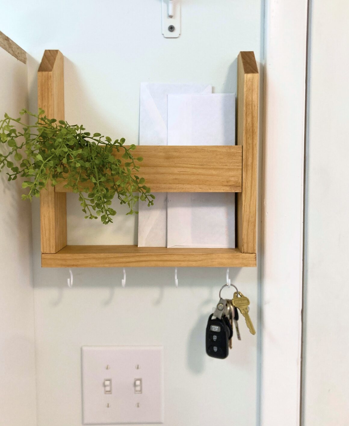 Craft Your Perfect DIY Key and Mail Holder - Simple Steps &amp; Plans