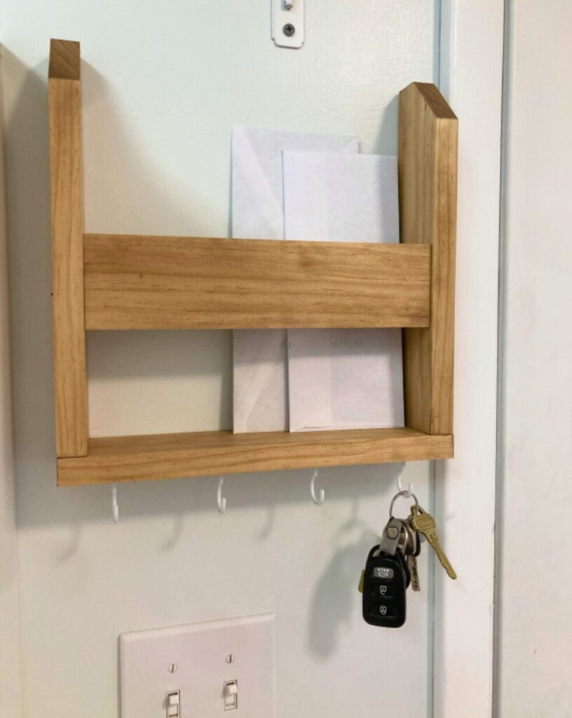 Diy key and mail holder